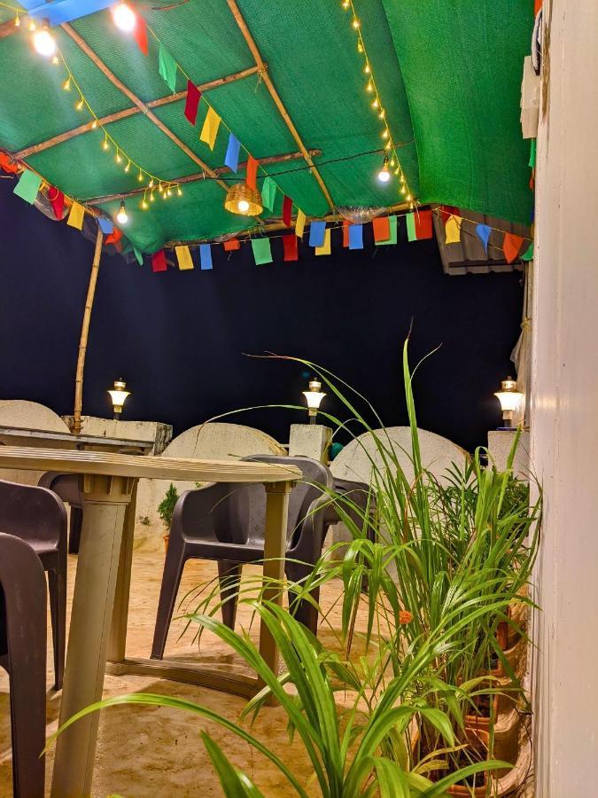 Awaara Backpackers Hostel, Alībāg Exteriör bild
